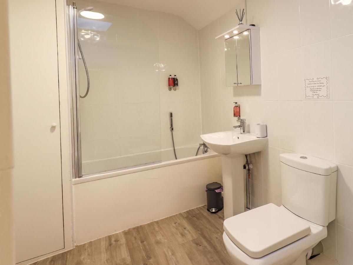 Violet Cottage Ембълсайд Екстериор снимка